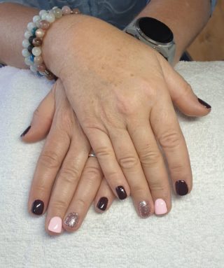 Un magnifique mélange 💗🤎🥰
Pose de vernis semi-permanent 💅