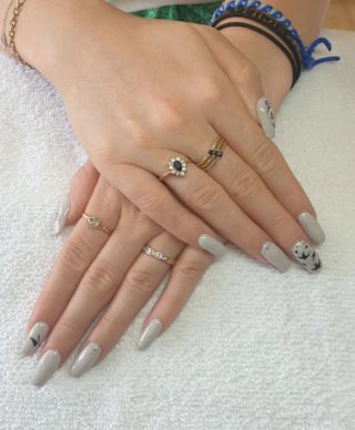Un joli gris et sa déco 🤍🥰
Remplissage en gel 💅