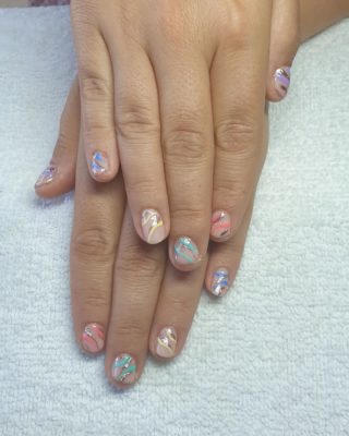 Un joli mélange pétillant 🥰
Pose de vernis semi-permanent 💅